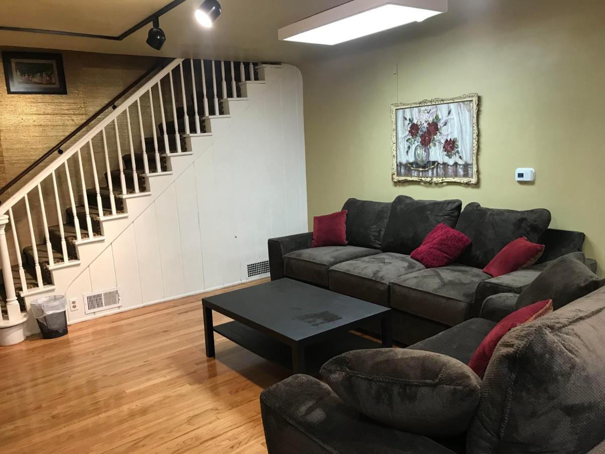 Secluded, Charming And Unique! Spacious Excellent Location Apartment