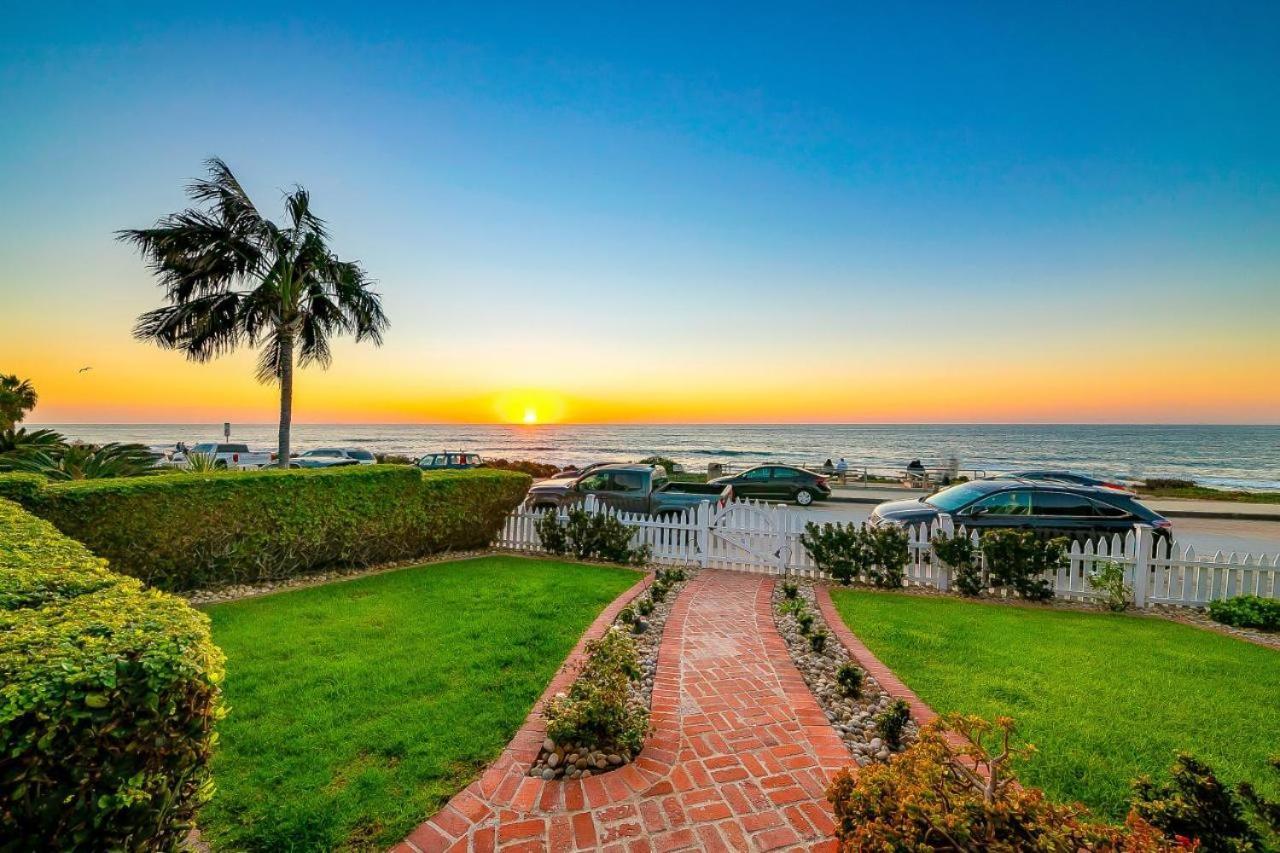 Holiday home Oceanfront Dog Friendly With Waterfront Porch, Gas Grill, Hot Tub & Fire Pit San Diego