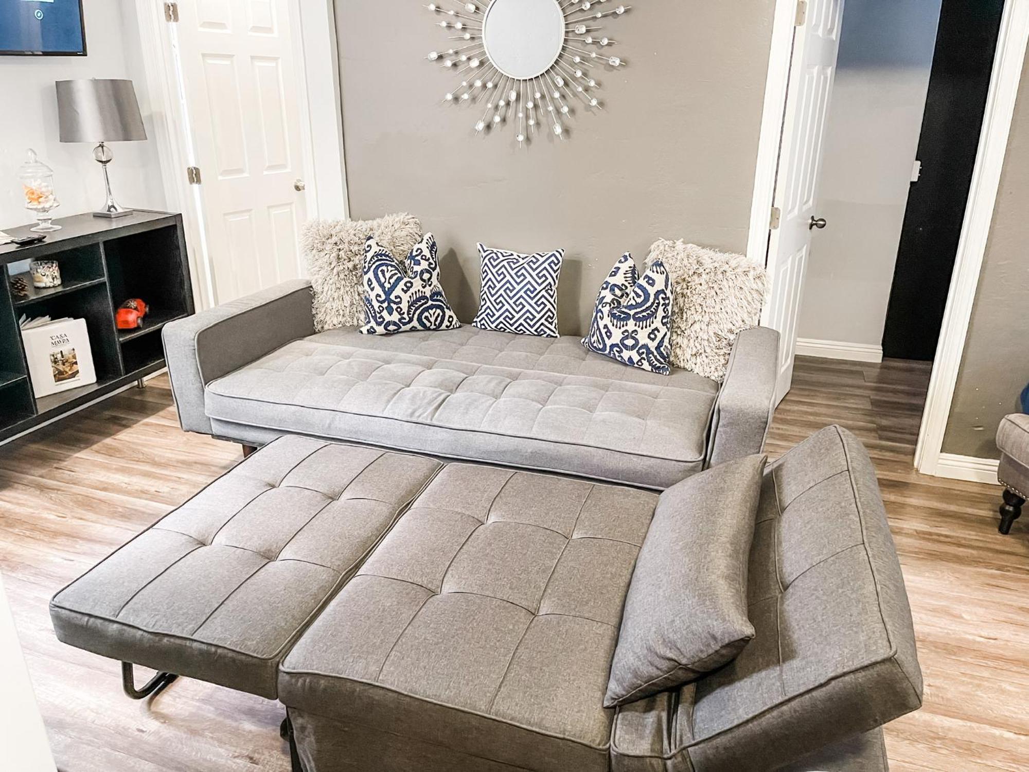 Apartment 2bdrm Gaslamp Conv Cntr - W Parking & 4 Beds #1 *