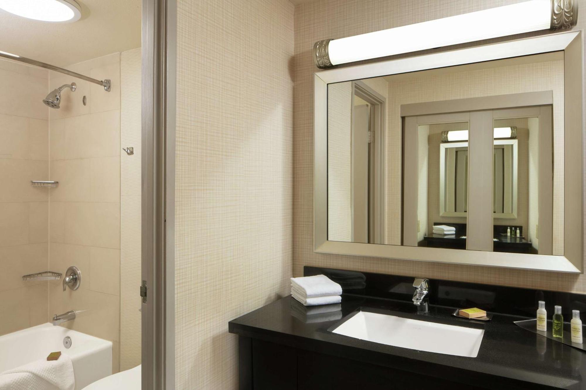 Hotel Doubletree By Hilton Circle 3*