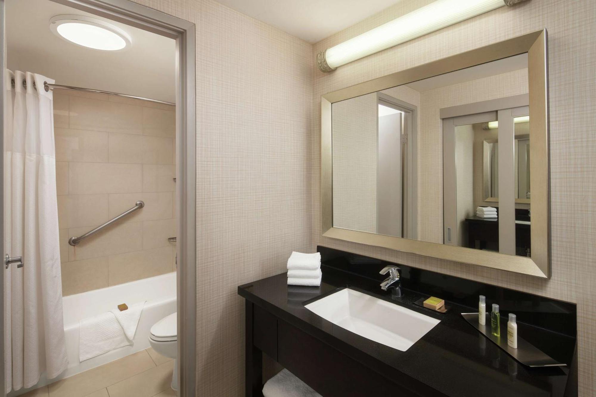 Doubletree By Hilton Circle 3*