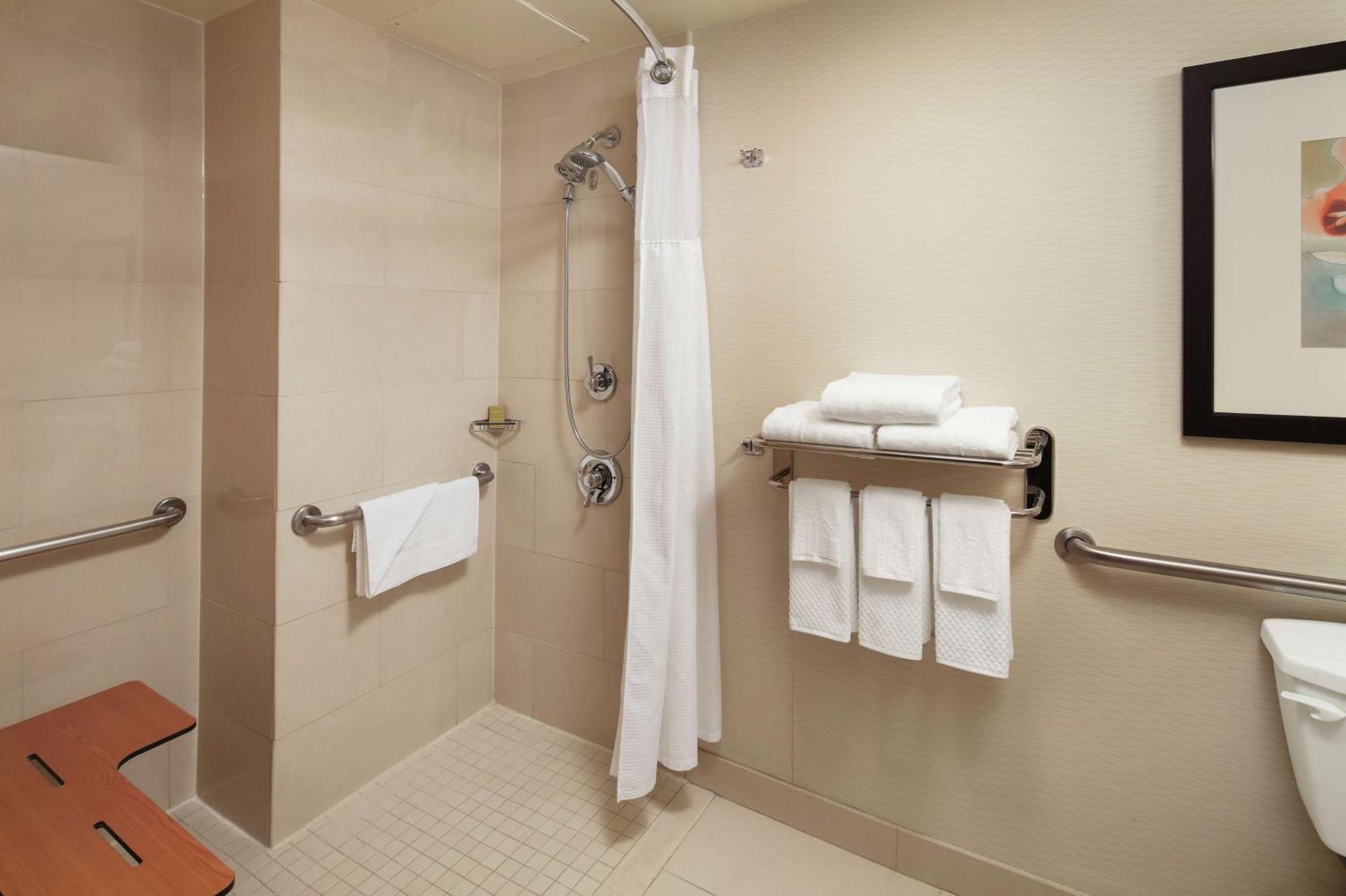 Doubletree By Hilton Circle Hotel 3*