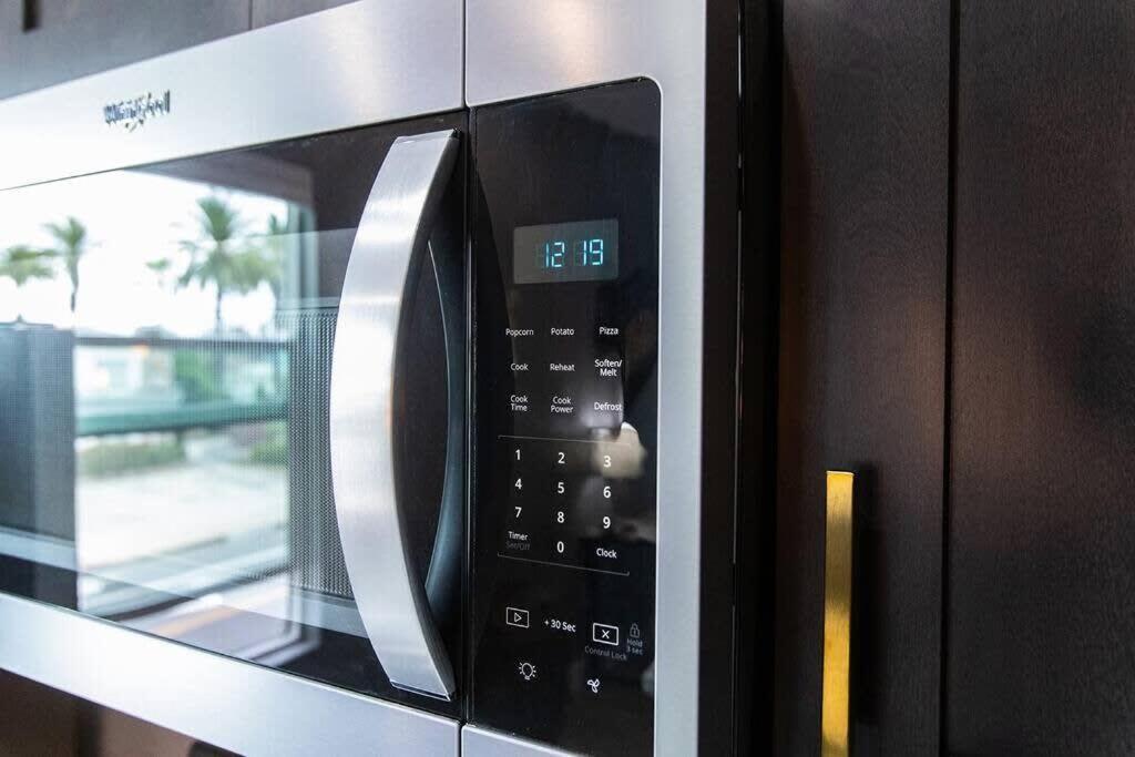 Professionals-restaurants-fast-wifi-a C-w D-pets Apartment *
