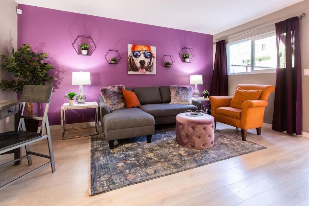 Healthcare-professionals-king-freeparking-wifi-pet * San Diego