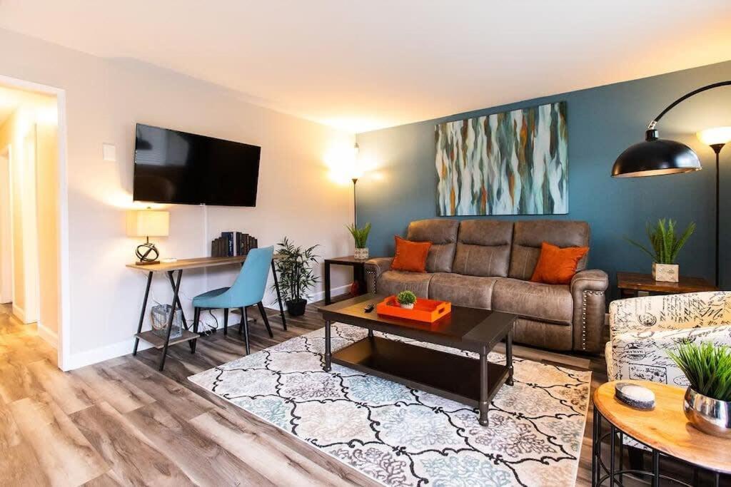 Northpark-professionals-restaurants-king-park-wifi * San Diego