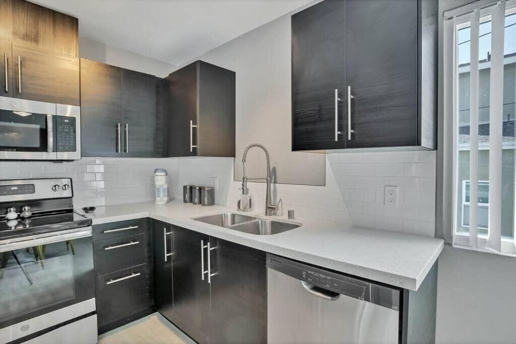 Northpark-businesstraveler-pets-2bed-w D-kitchen Apartment *
