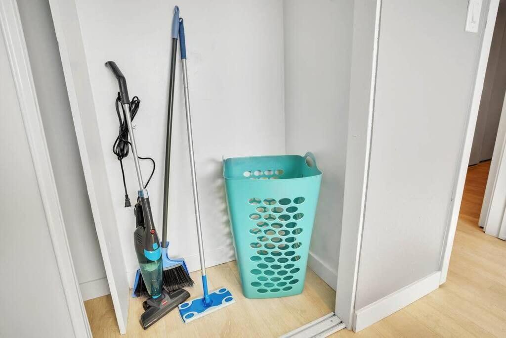 Apartment Northpark-businesstraveler-pets-2bed-w D-kitchen San Diego