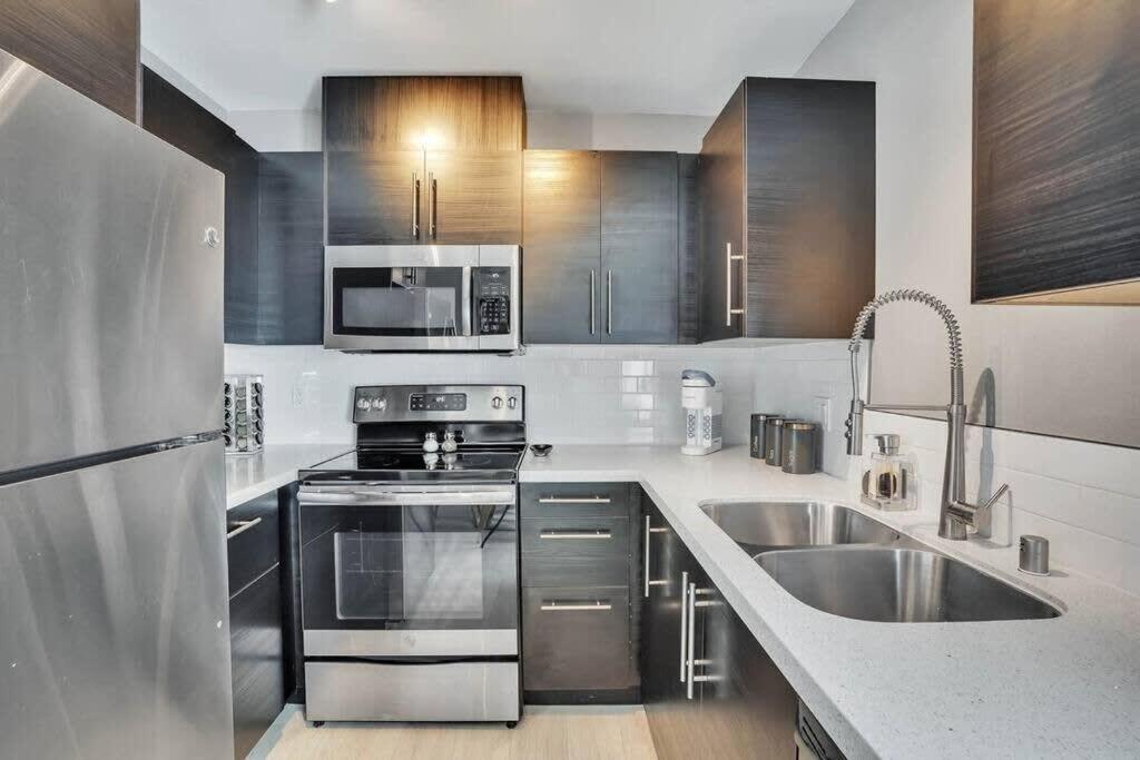 Apartment Northpark-businesstraveler-pets-2bed-w D-kitchen San Diego