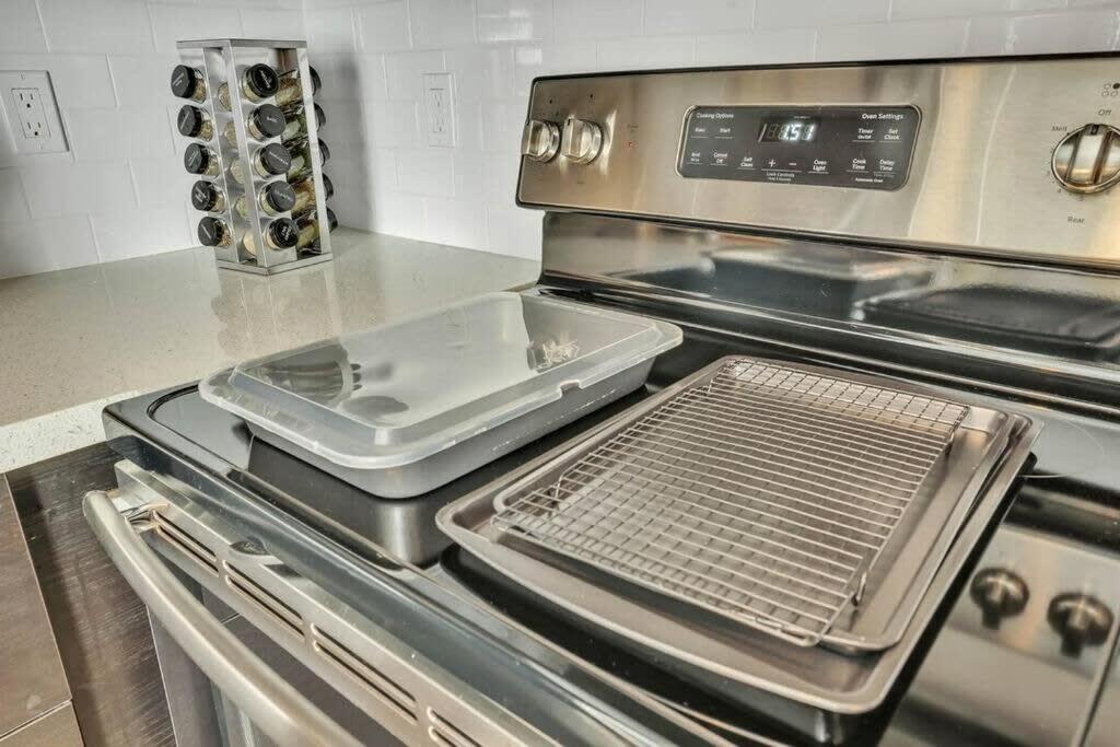 Northpark-businesstraveler-pets-2bed-w D-kitchen San Diego