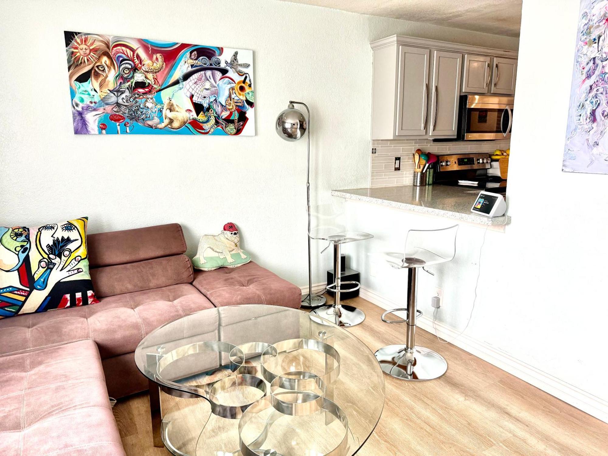 Apartment Artsy Smart Near Downtown & Balboa Park