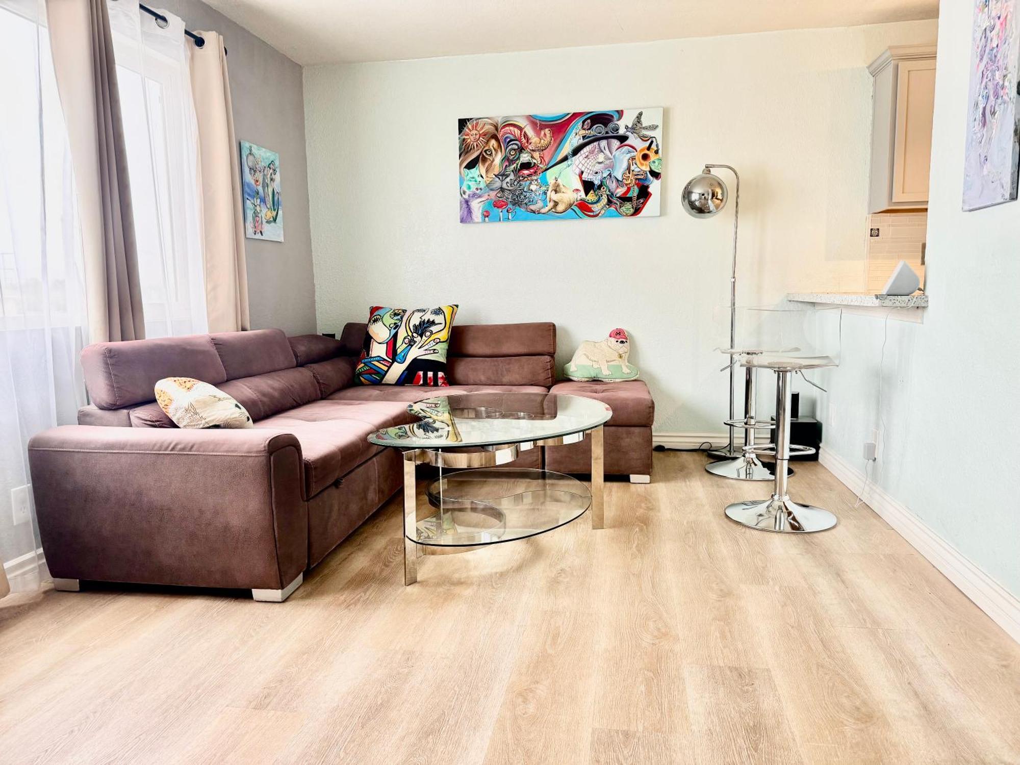 Artsy Smart Near Downtown & Balboa Park Apartment