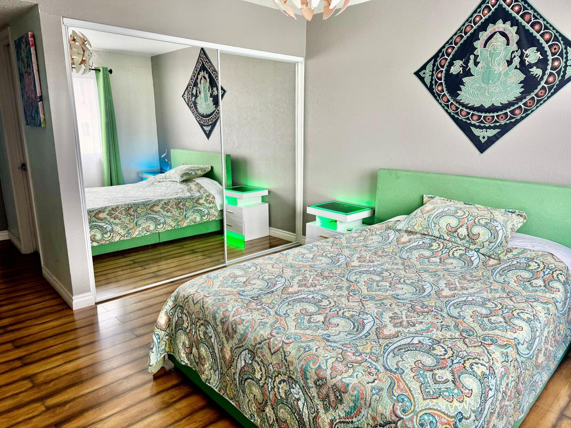 Apartment Artsy Smart Near Downtown & Balboa Park