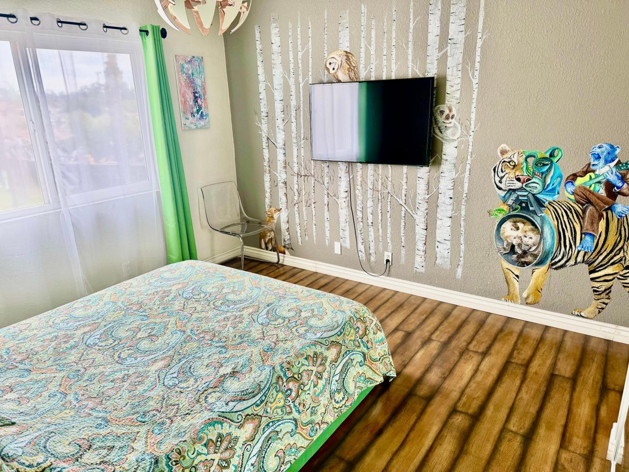 Artsy Smart Near Downtown & Balboa Park Apartment San Diego