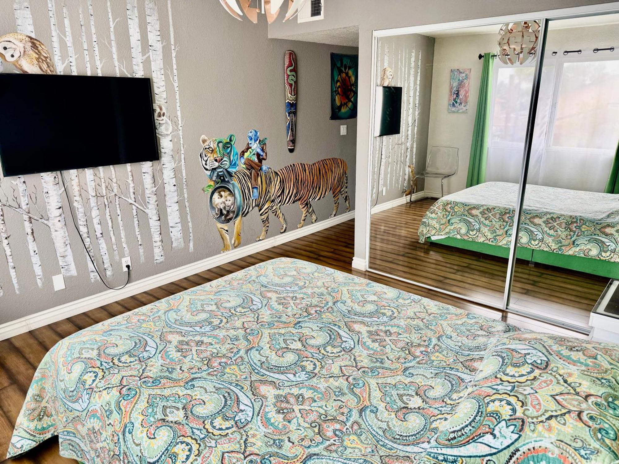 Artsy Smart Near Downtown & Balboa Park Apartment San Diego