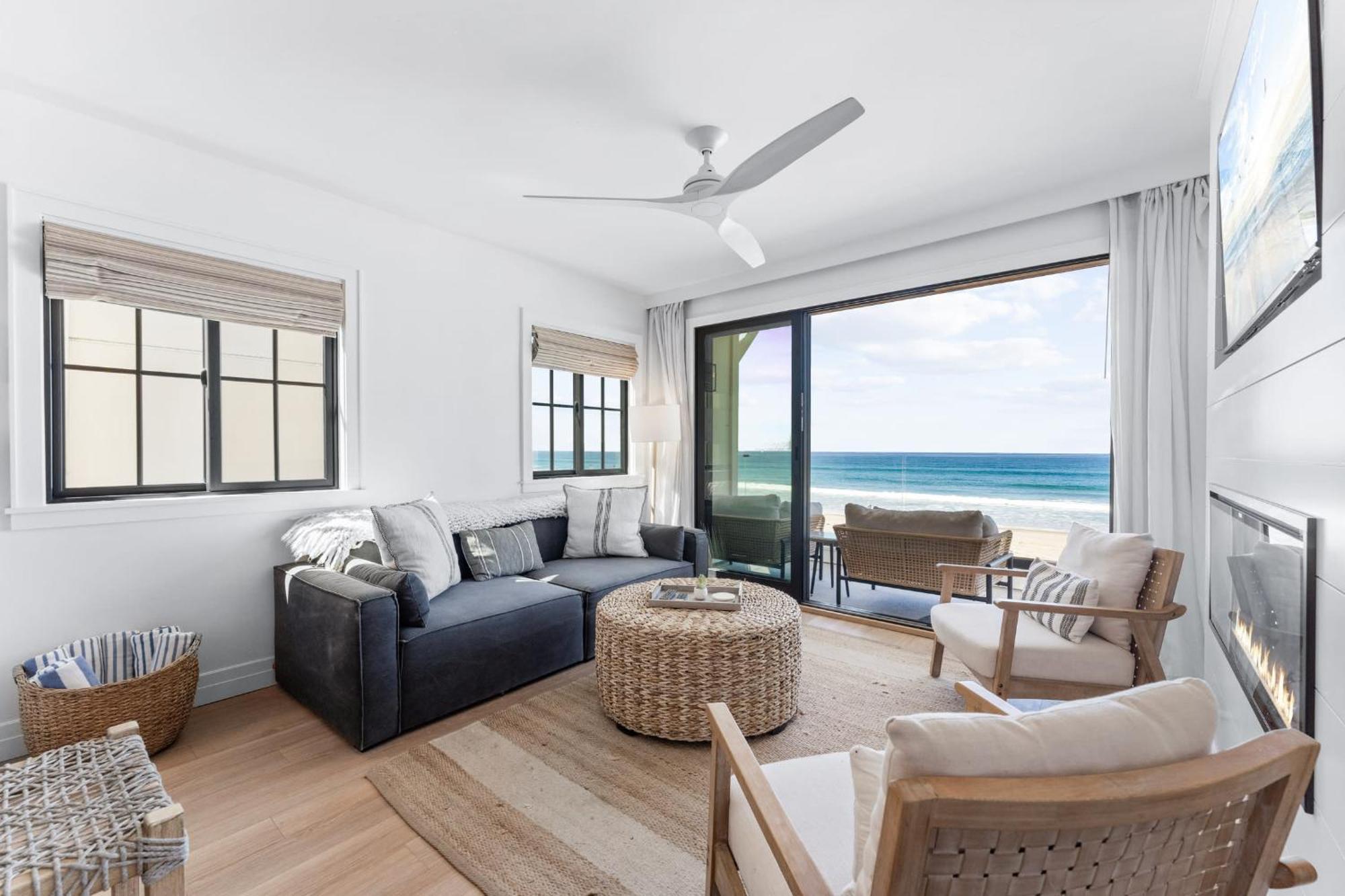 Holiday home Luxury S Oceanfront Unit With Rooftop & Hot Tub - Ac *