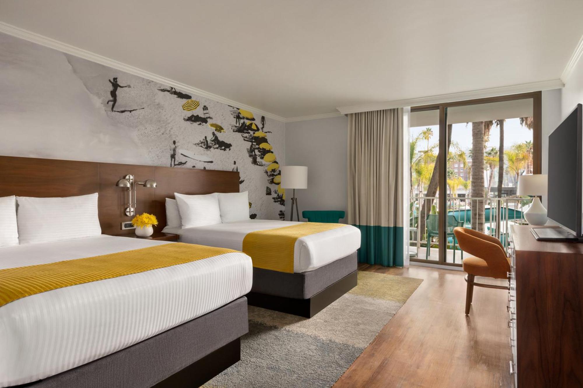 Town And Country Hotel 4*