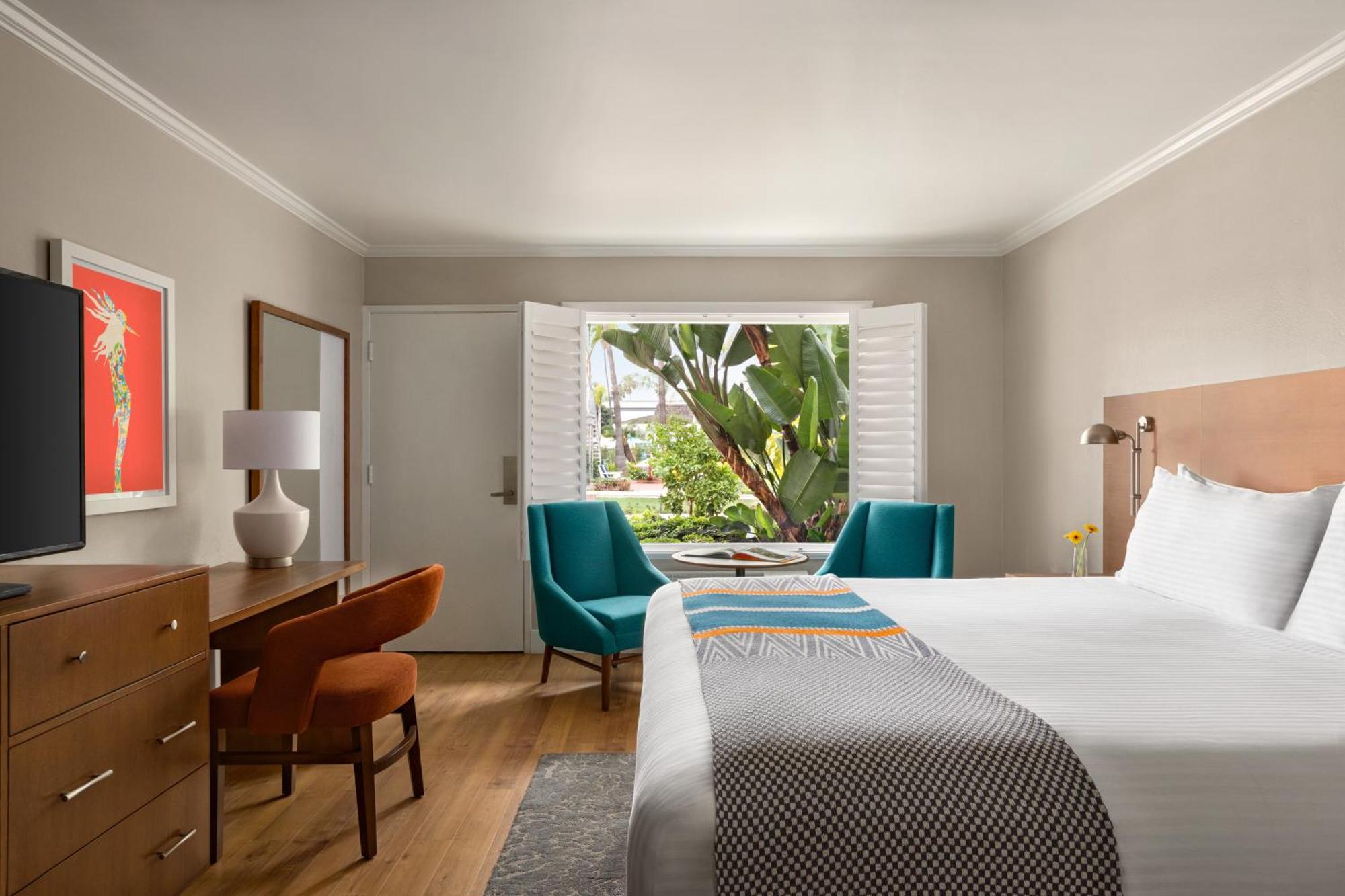 Town And Country Hotel 4*