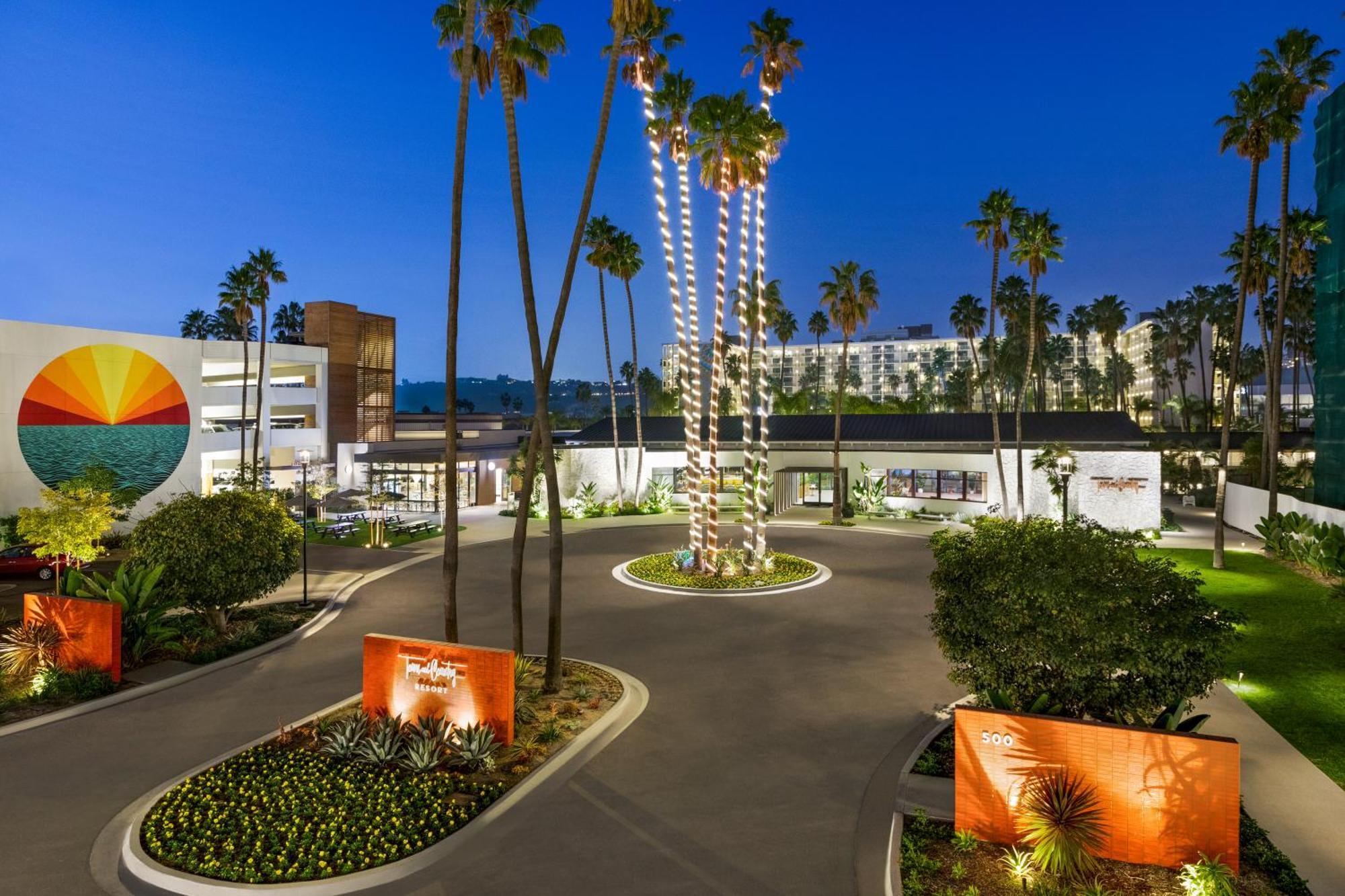 Hotel Town And Country 4*