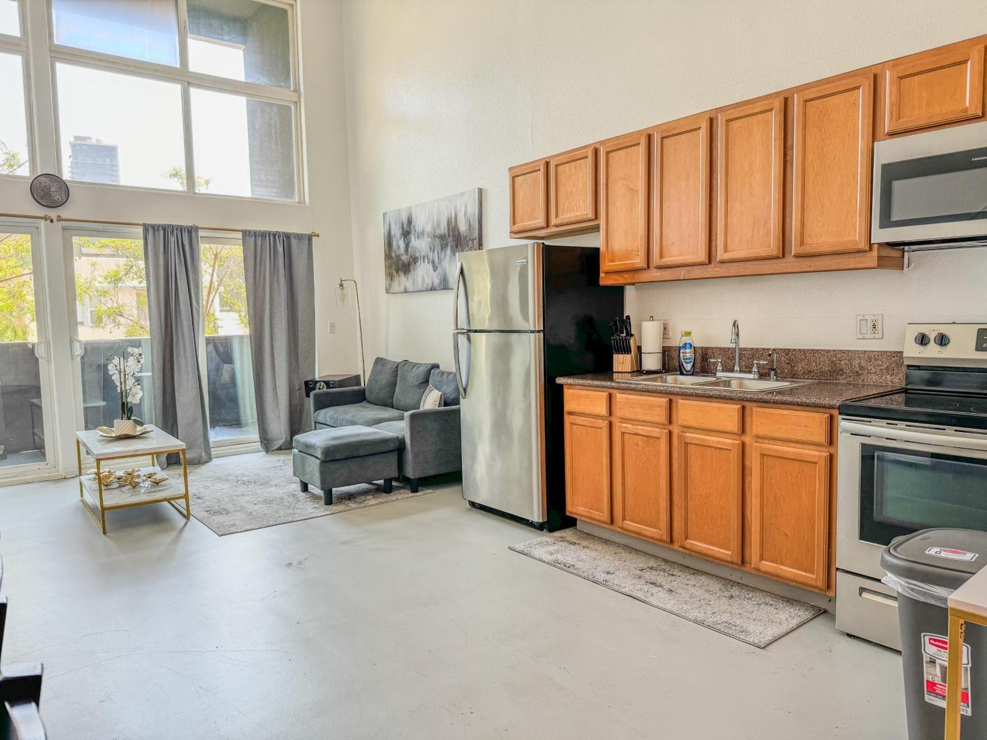 Apartment Beautiful Loft In Little Italy Sd With Parking *