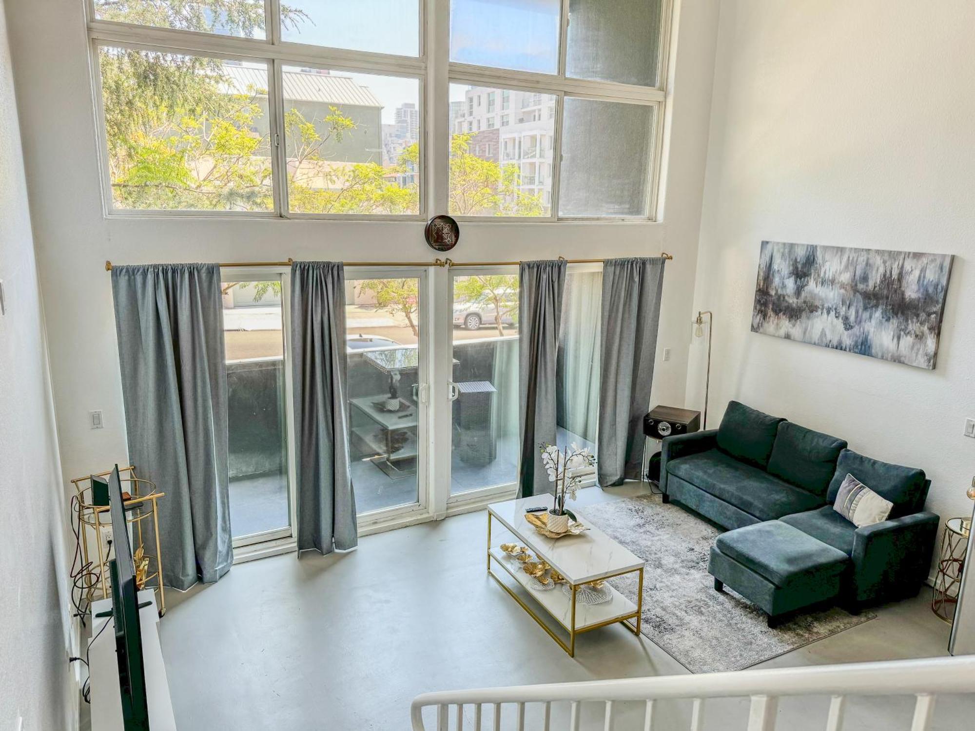 Apartment Beautiful Loft In Little Italy Sd With Parking