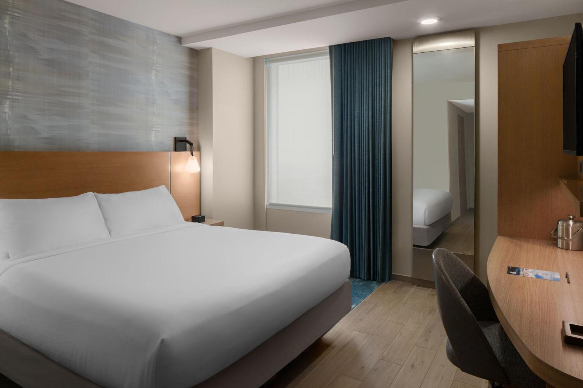 Courtyard By Marriott Gaslamp/convention Center