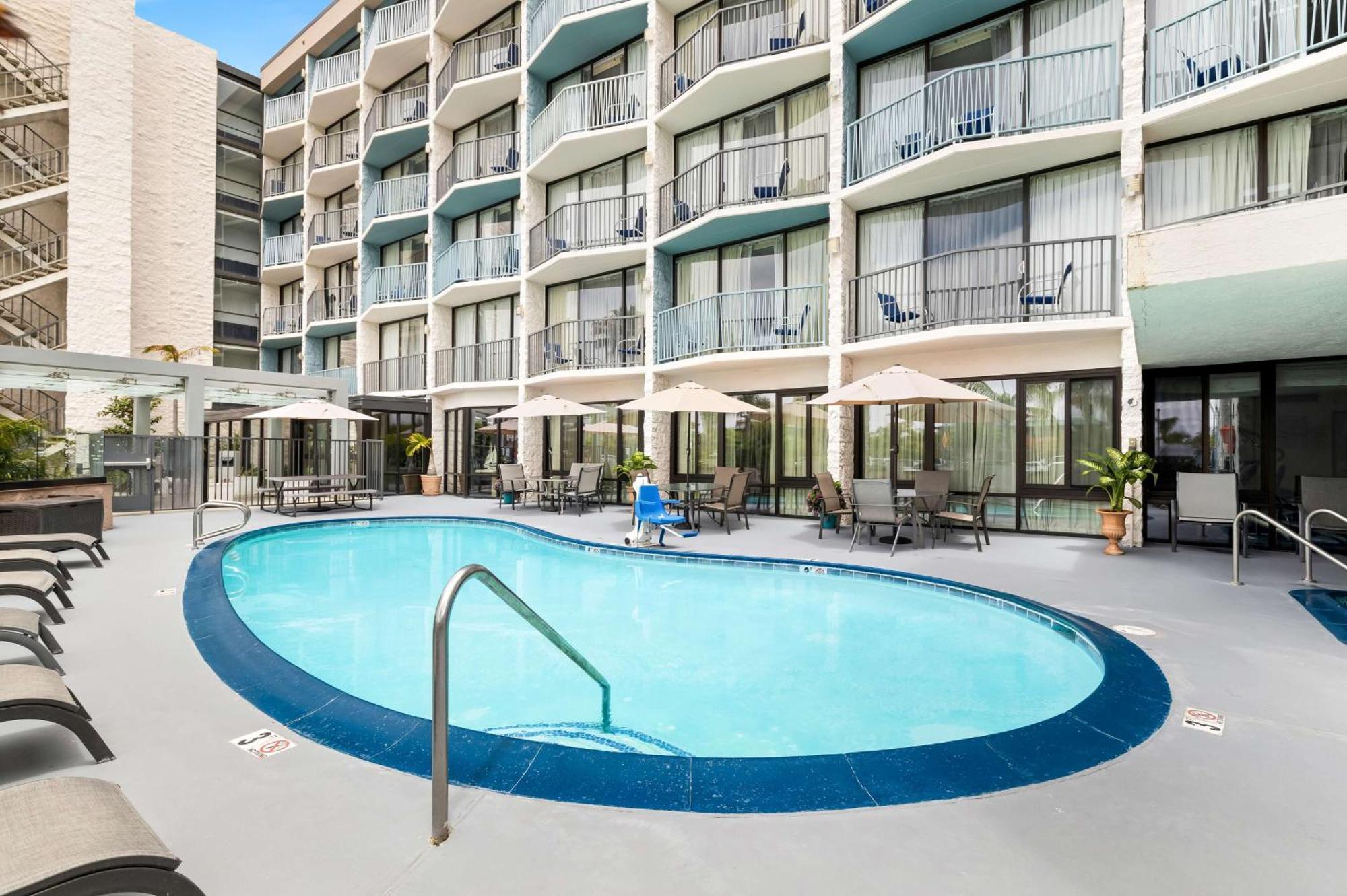 Western Yacht Harbor 3*