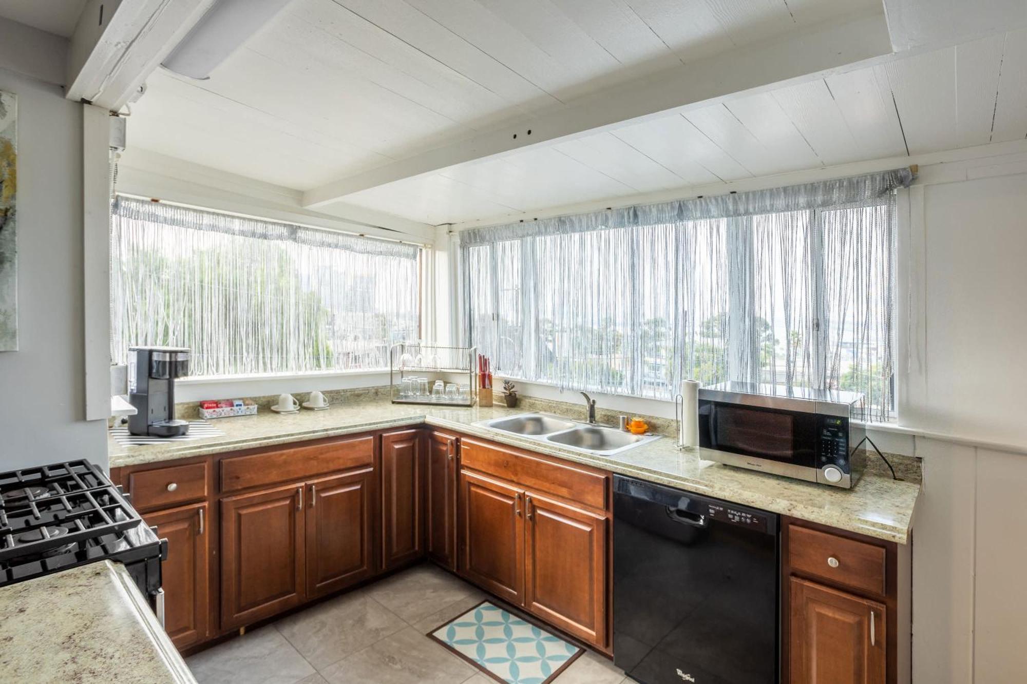 Historic House With Ocean View Center Of Sd *