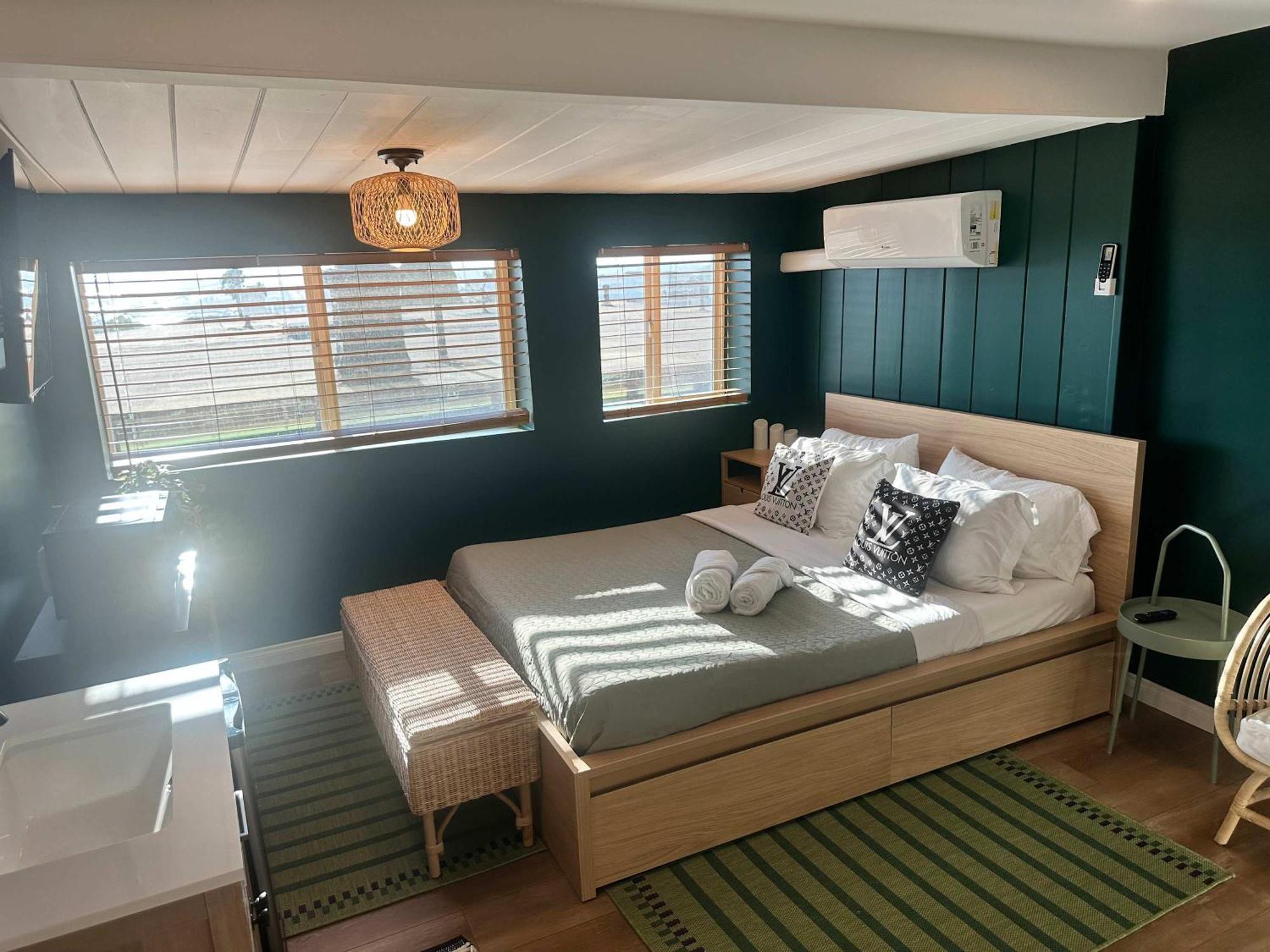 Cozy In Downtown Holiday home