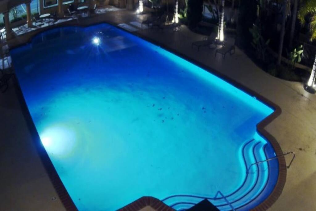 Venetian Luxury La Jolla, Spa, Pool, Gym Apartment