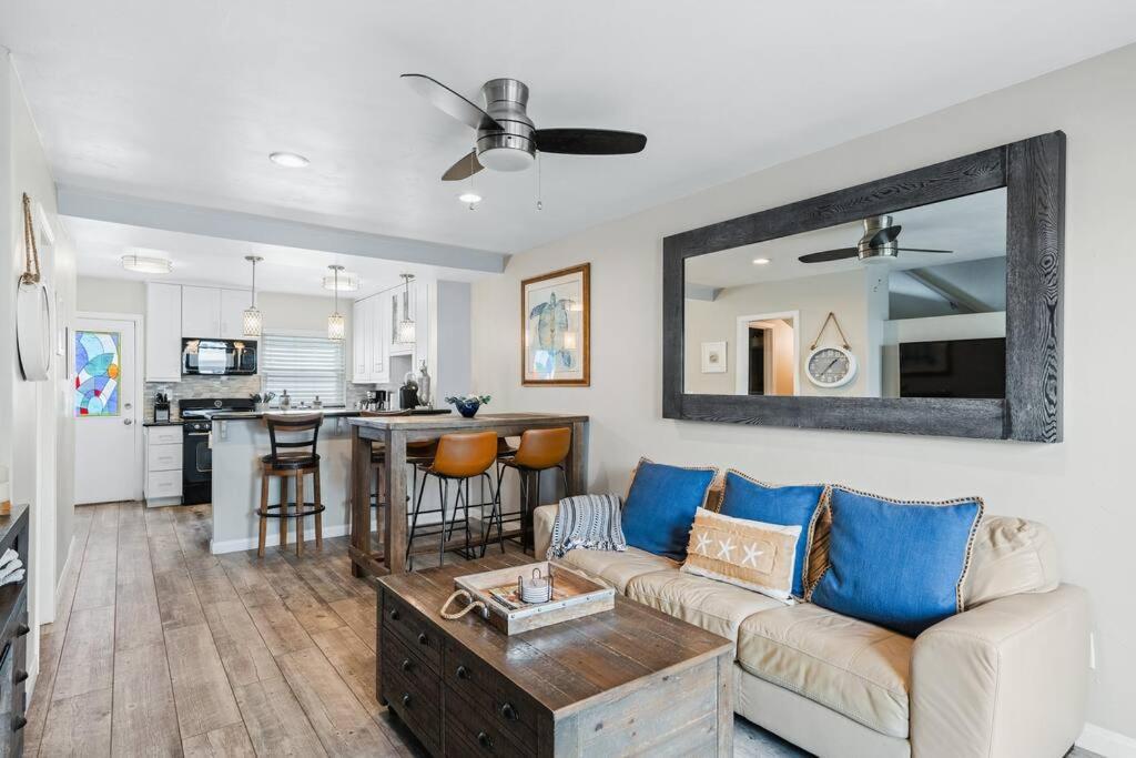 Apartment Bayside -2br Beachfront Free Parking San Diego