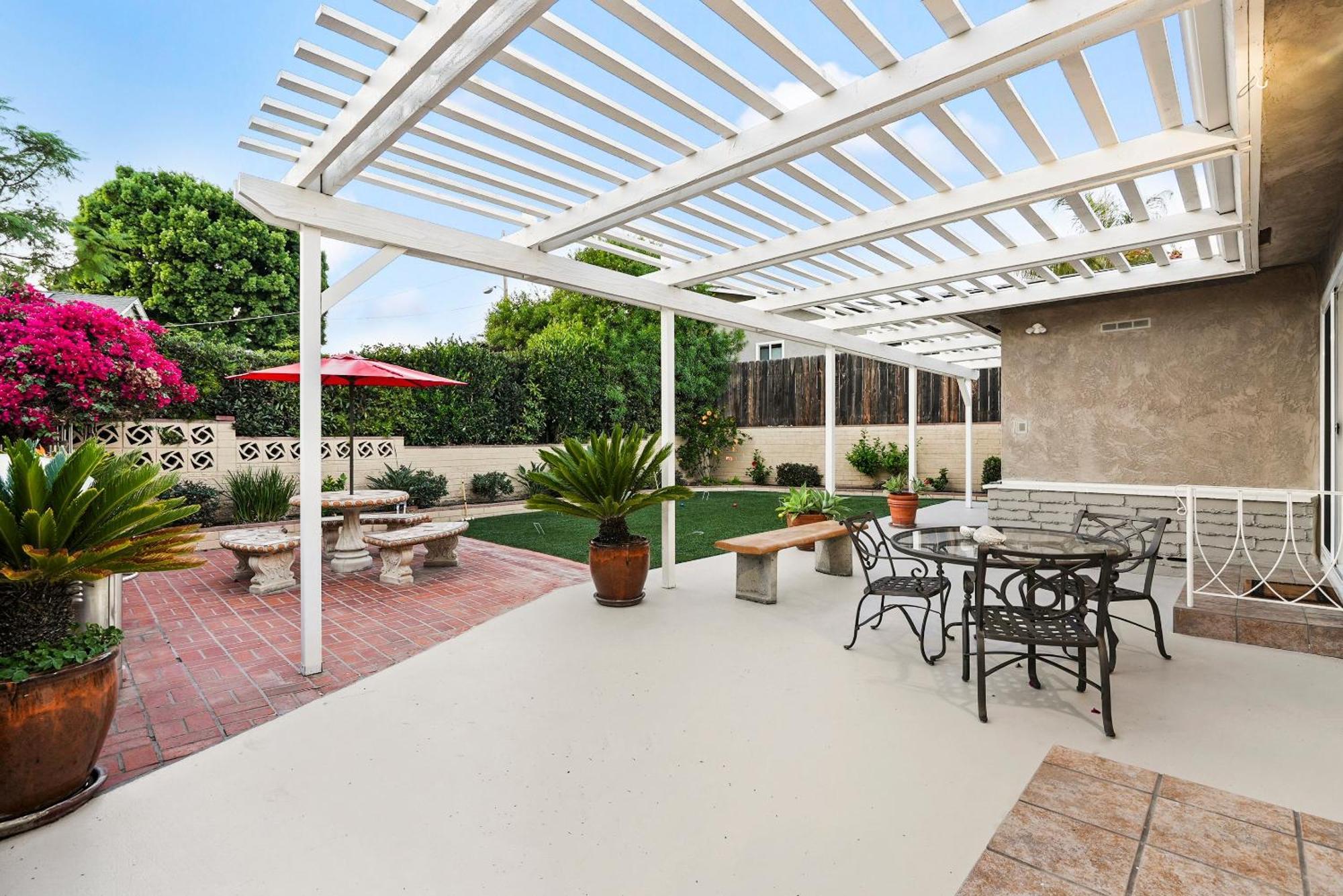 Holiday home Hills Hideaway By Coastvh - Luxury Midtown 3br