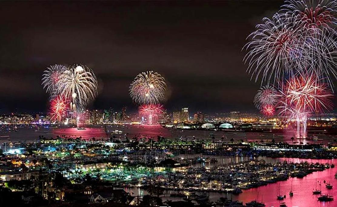 Amazing - Modern, Award-winning Bay View Apartment