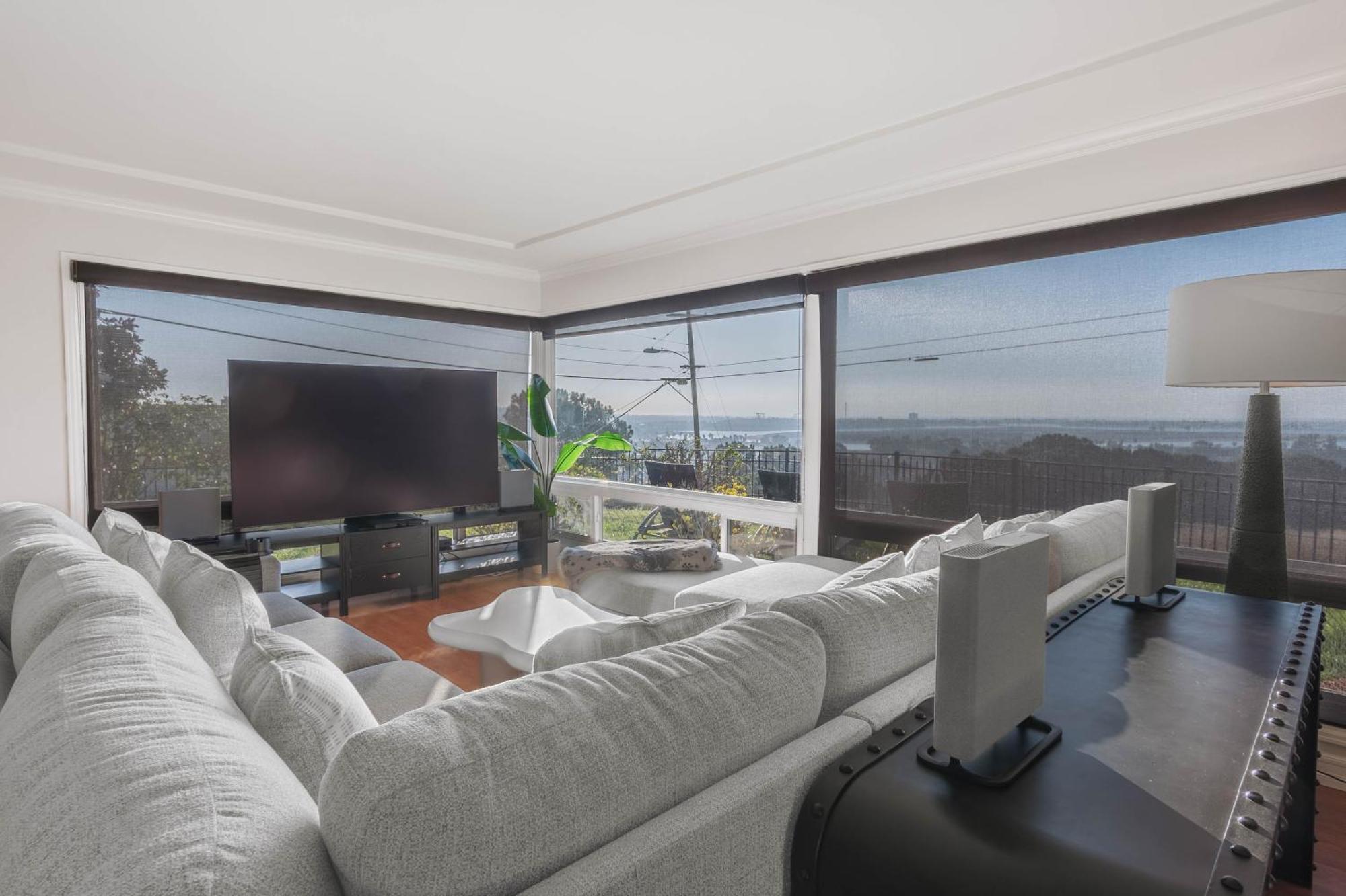 Family-friendly Bay Views, Game Room, Hot Tub! San Diego
