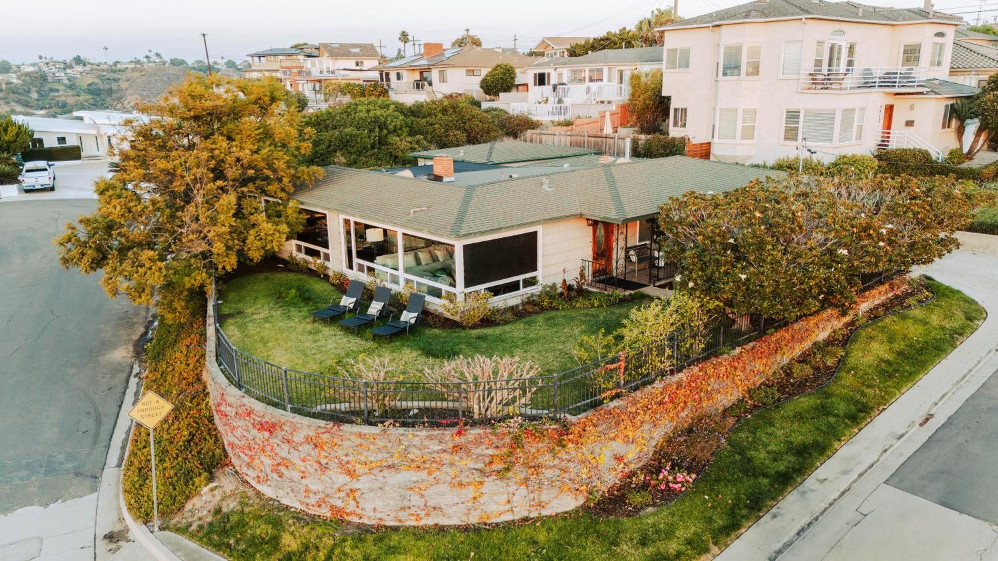 Villa Family-friendly Bay Views, Game Room, Hot Tub! San Diego