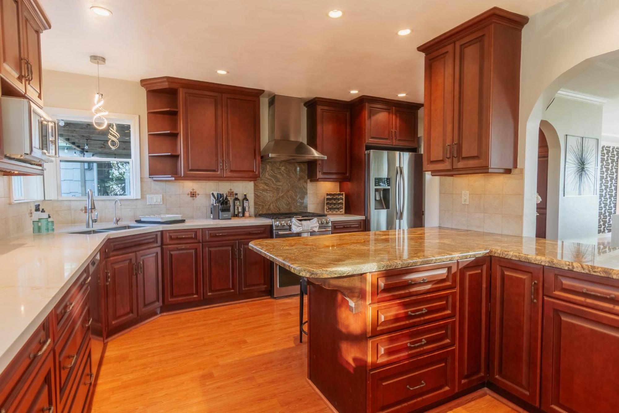 Family-friendly Bay Views, Game Room, Hot Tub! Villa *
