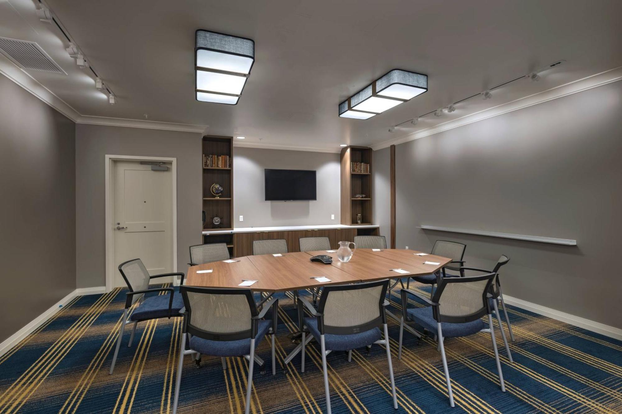 Towneplace By Marriott Airport/liberty Station 3*