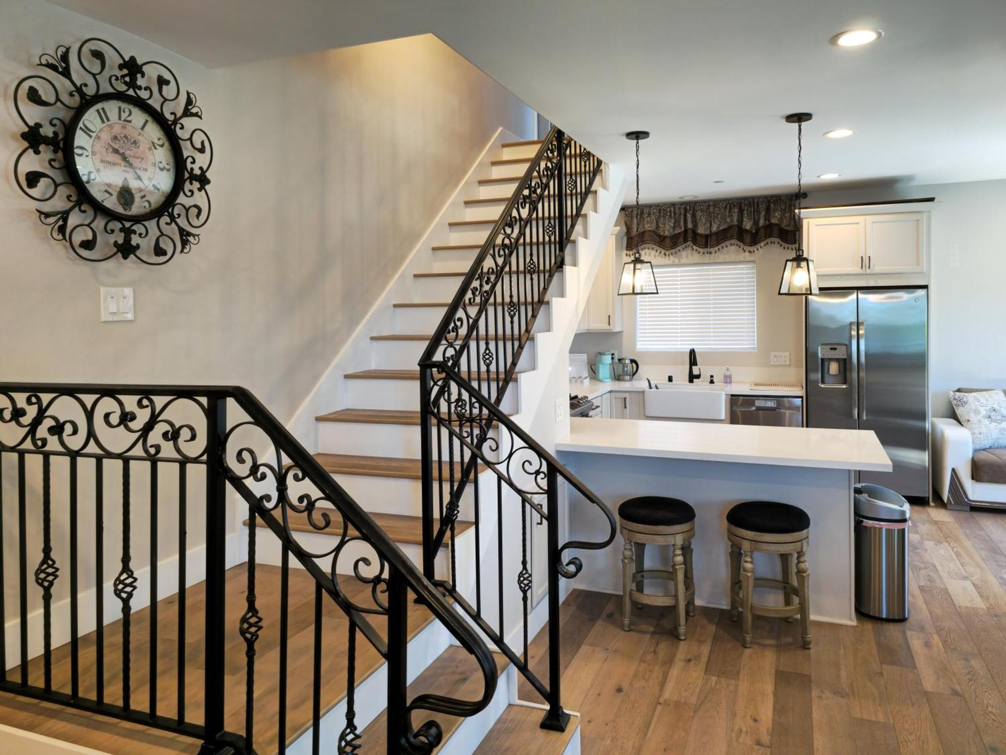 Modern Comfort, Prime Location, 360 Views, 4 Bedroom Entire House