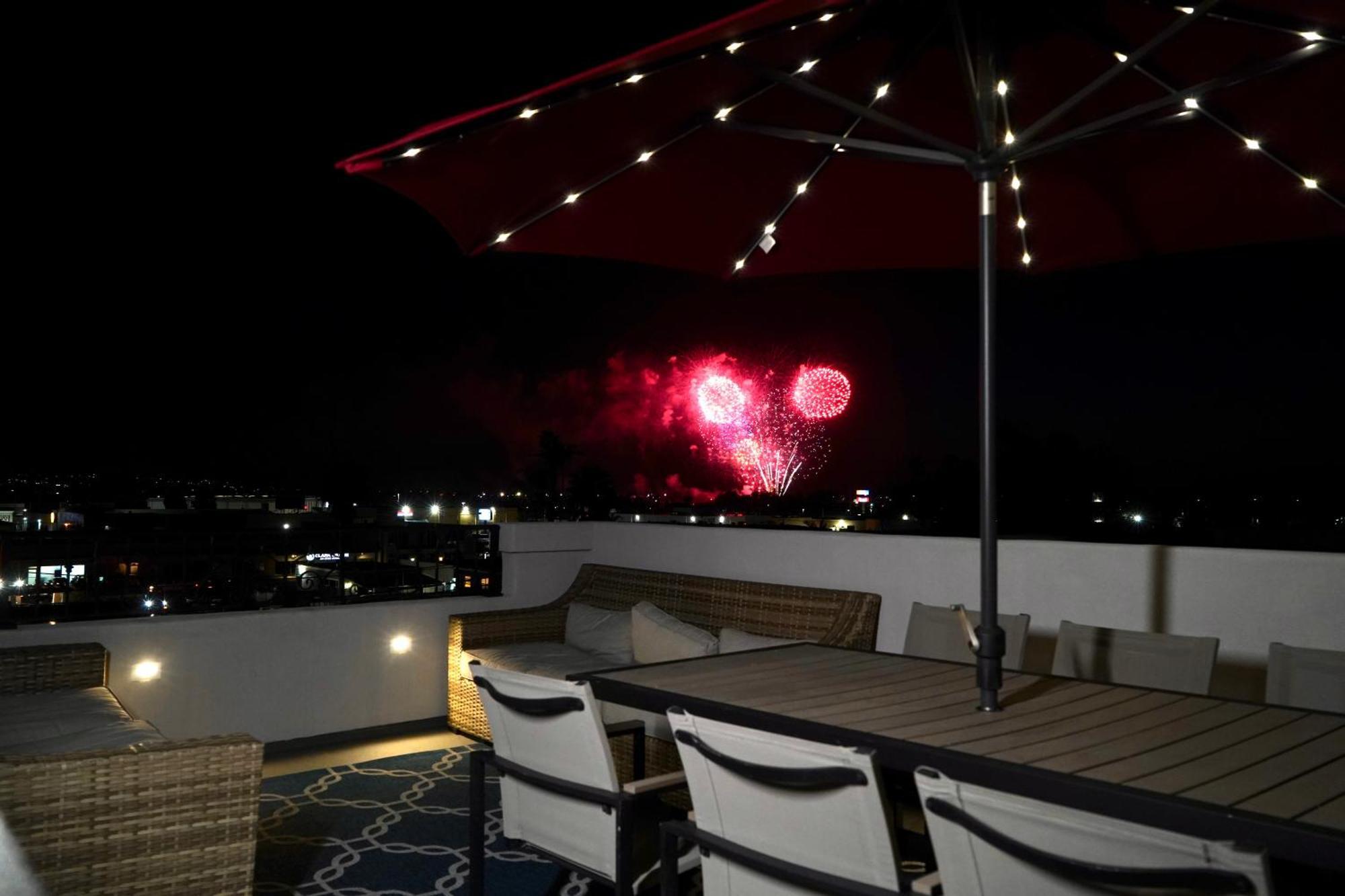 Modern Comfort, Prime Location, 360 Views, 4 Bedroom Entire House * San Diego