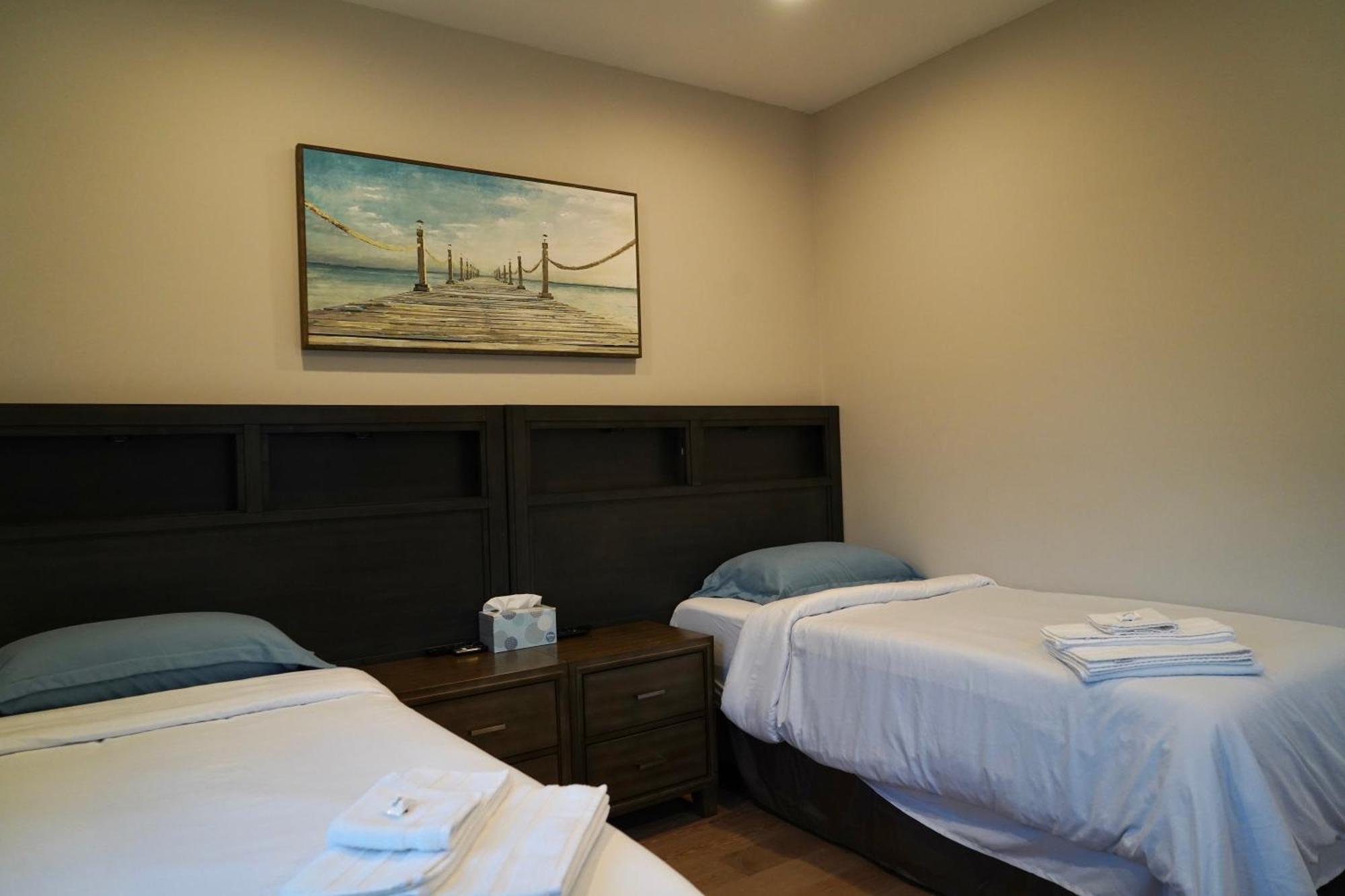 Modern Comfort, Prime Location, 360 Views, 4 Bedroom Entire House San Diego