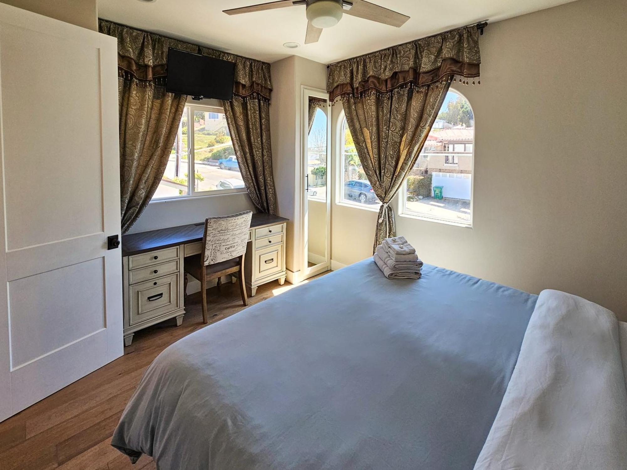 Holiday home Modern Comfort, Prime Location, 360 Views, 4 Bedroom Entire House