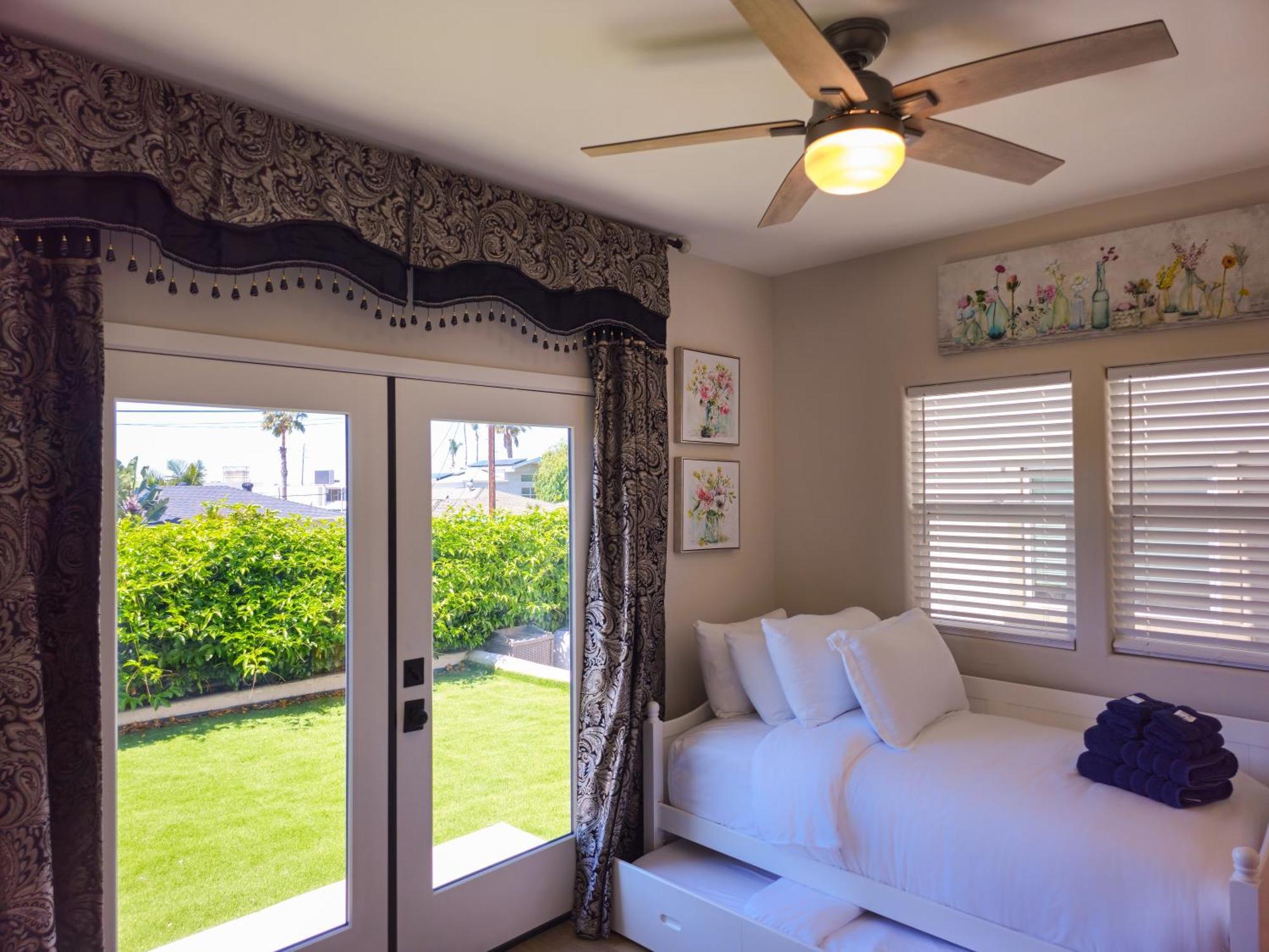 Holiday home Modern Comfort, Prime Location, 360 Views, 4 Bedroom Entire House *