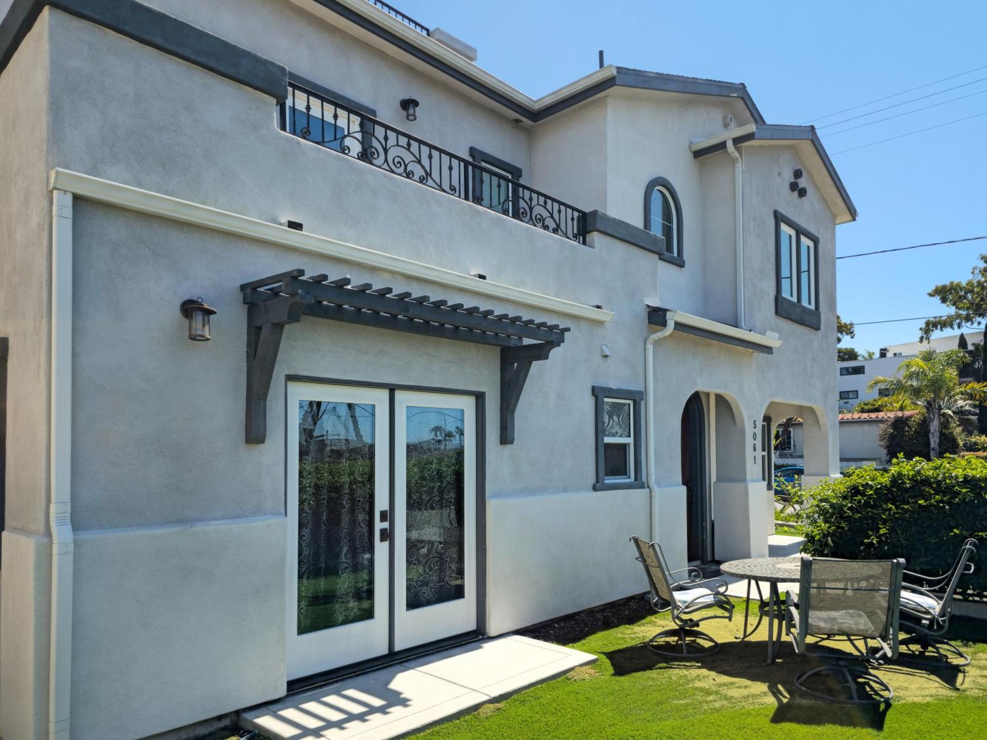 Modern Comfort, Prime Location, 360 Views, 4 Bedroom Entire House