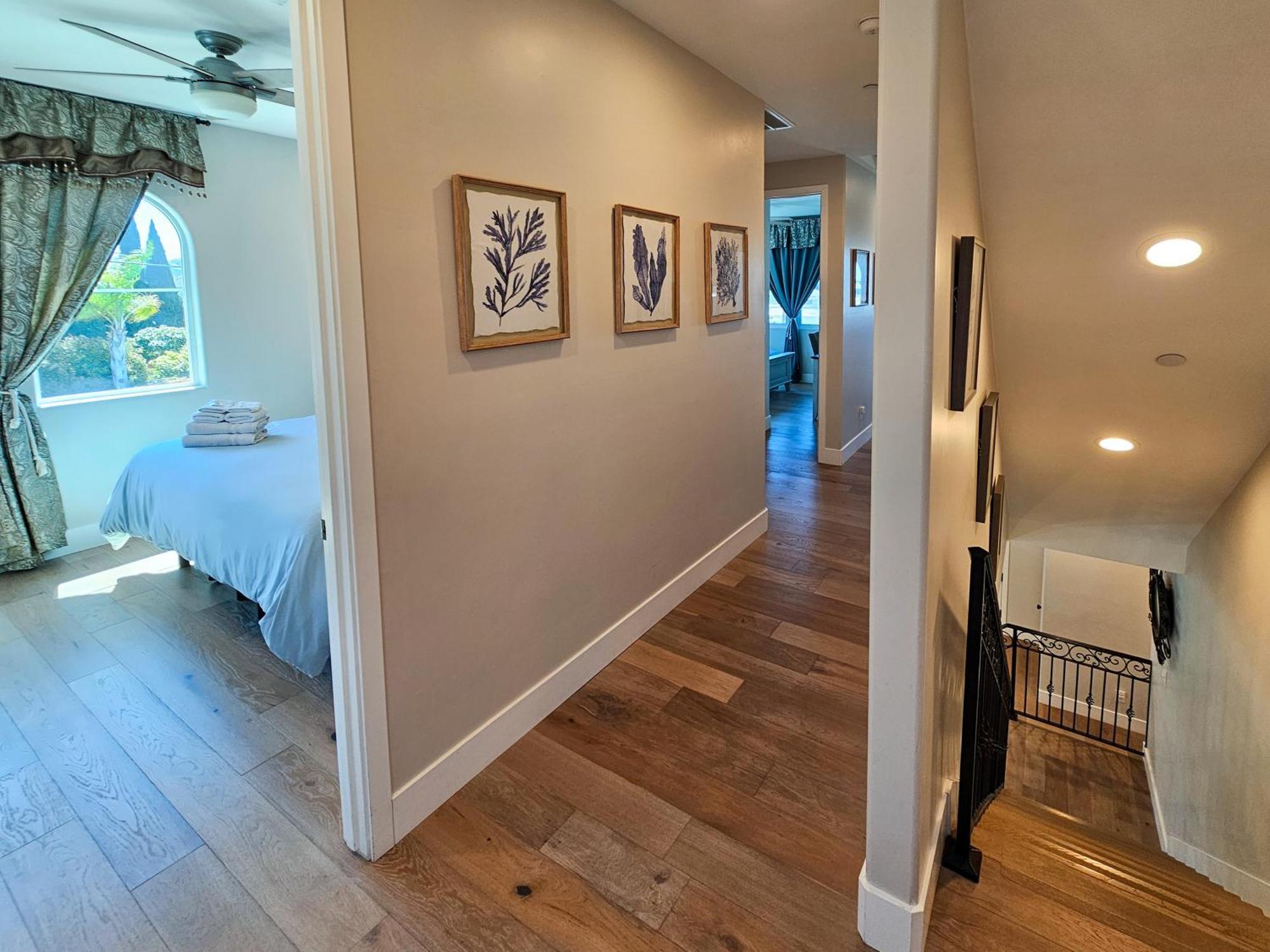 Modern Comfort, Prime Location, 360 Views, 4 Bedroom Entire House Holiday home