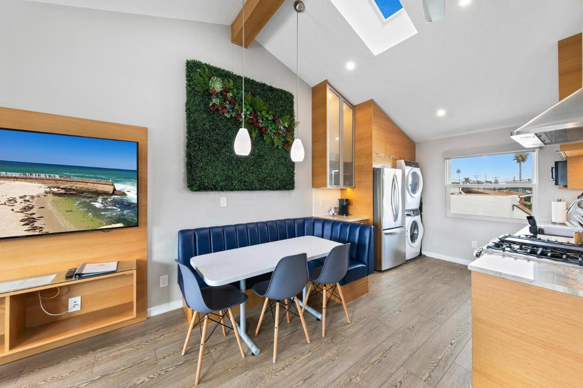 Modern Luxury 2br In Heart Of Ocean Apartment *