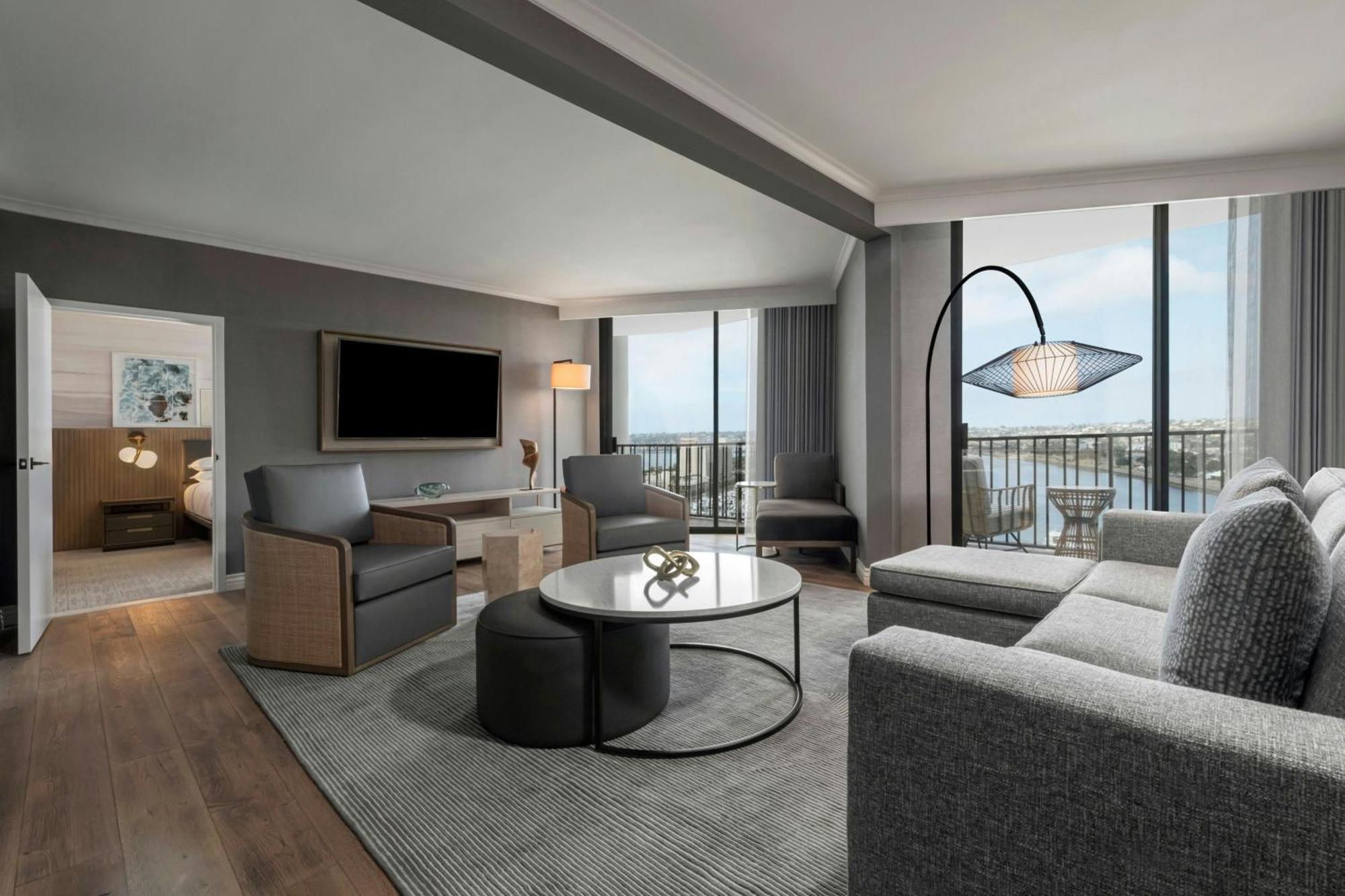 Sheraton 4*