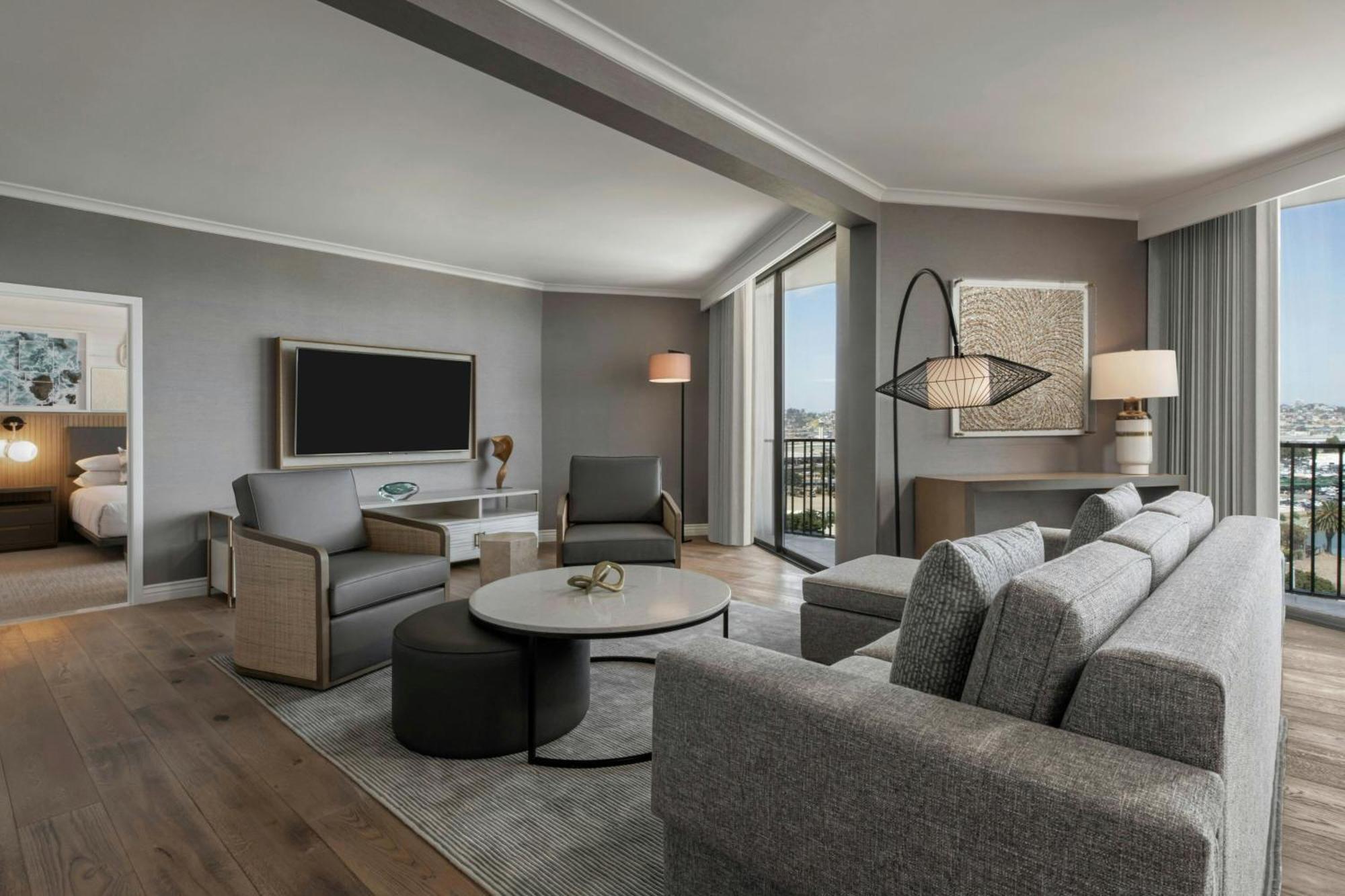 Sheraton Hotel 4*