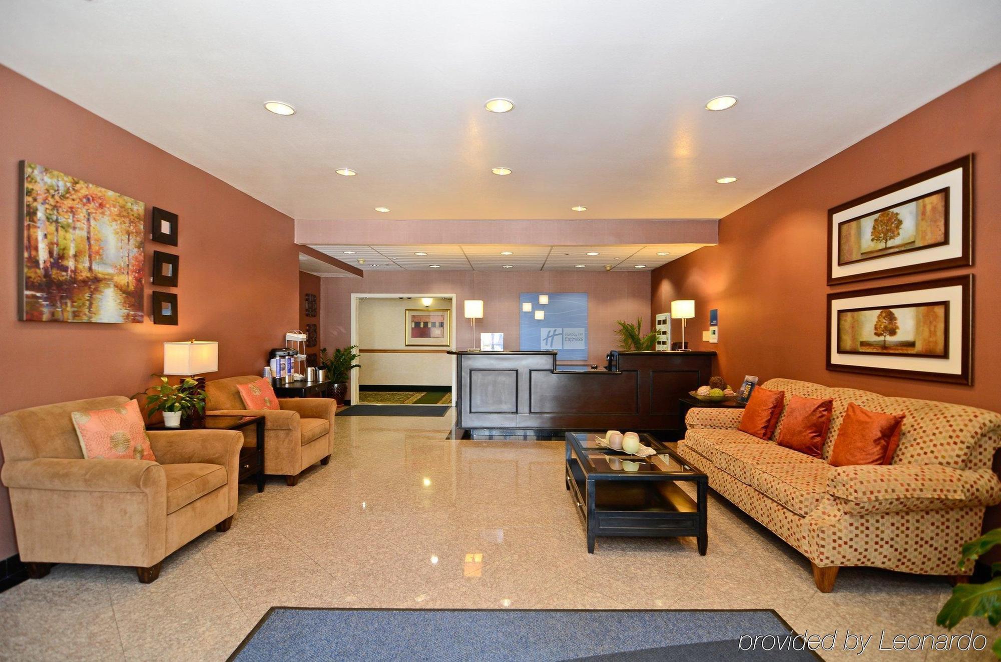 Hotel Express Mira Mesa By Ihg 2*