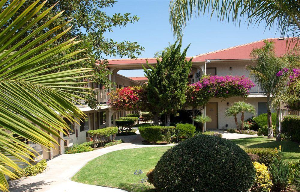 California Hotel 2*