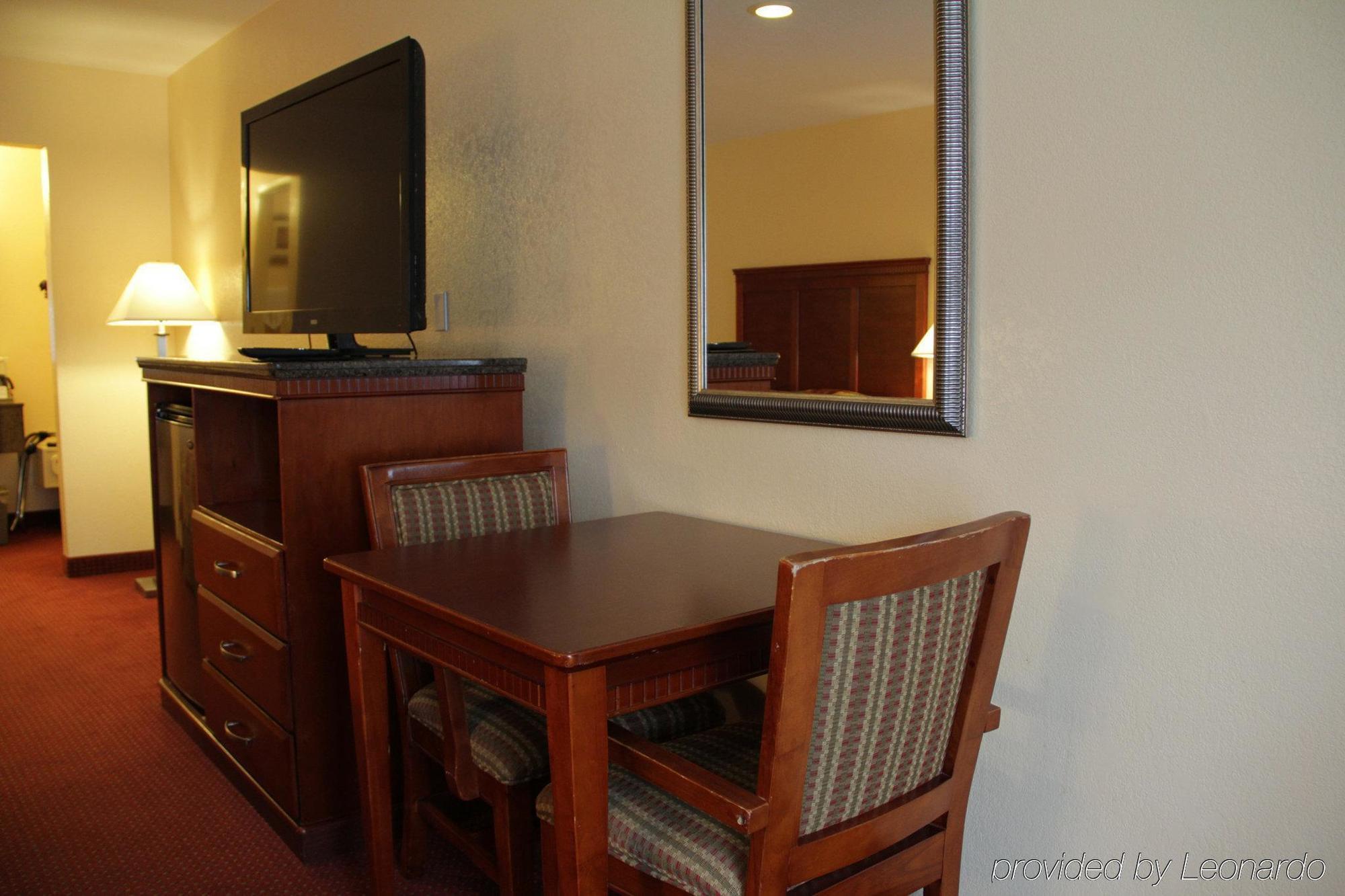Iris - Mission Valley-san Diego Zoo-seaworld Hotel 2*