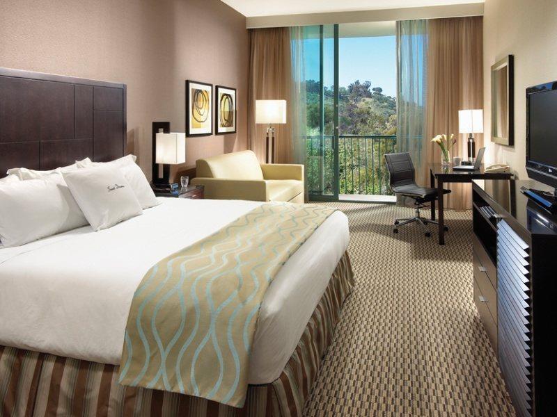 Hotel Doubletree By Hilton Circle 3*